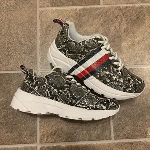 Tommy Hilfiger Envoy Striped Sneaker Snakeskin